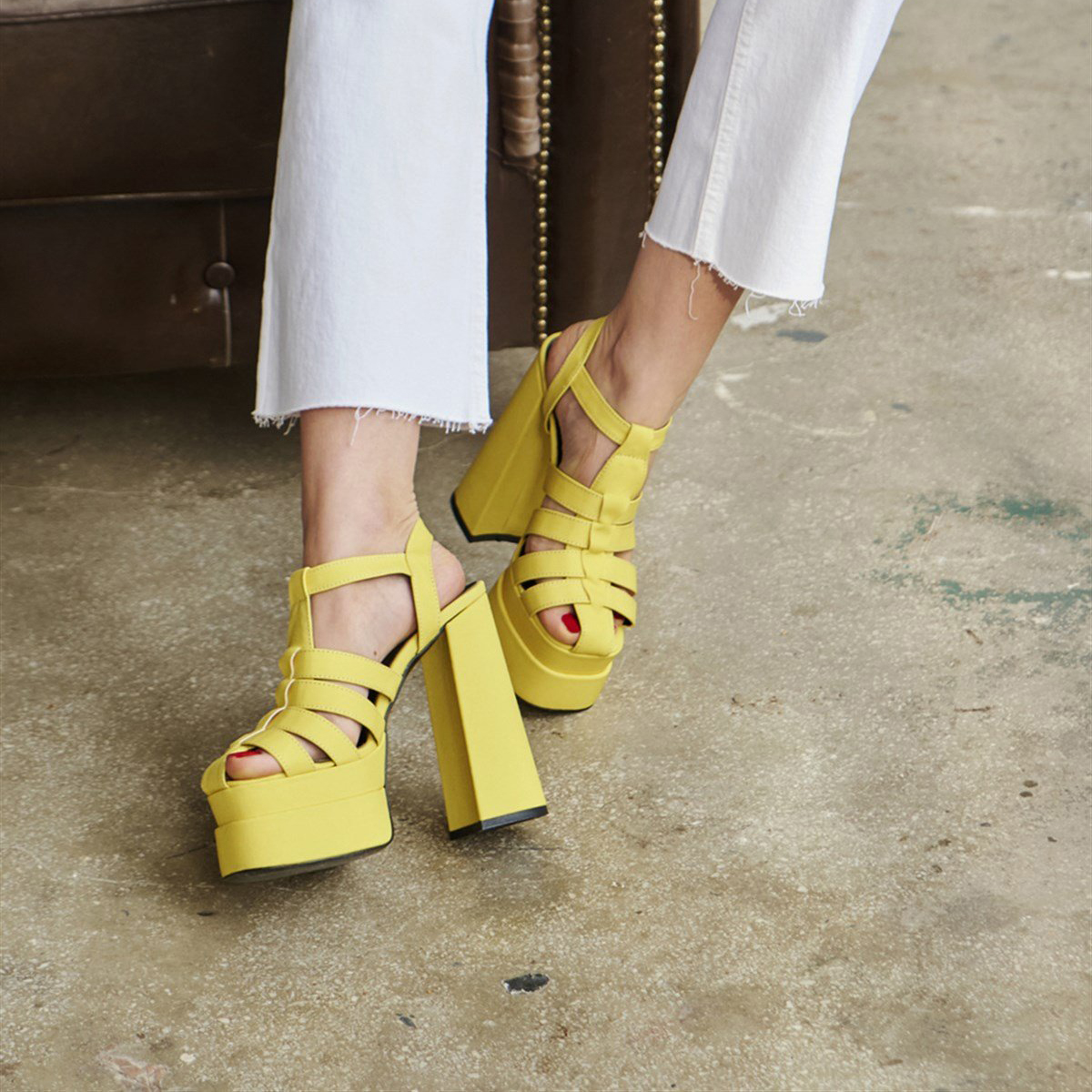 Жълти сандали с висок ток и платформа — оферта от armadabg.eu