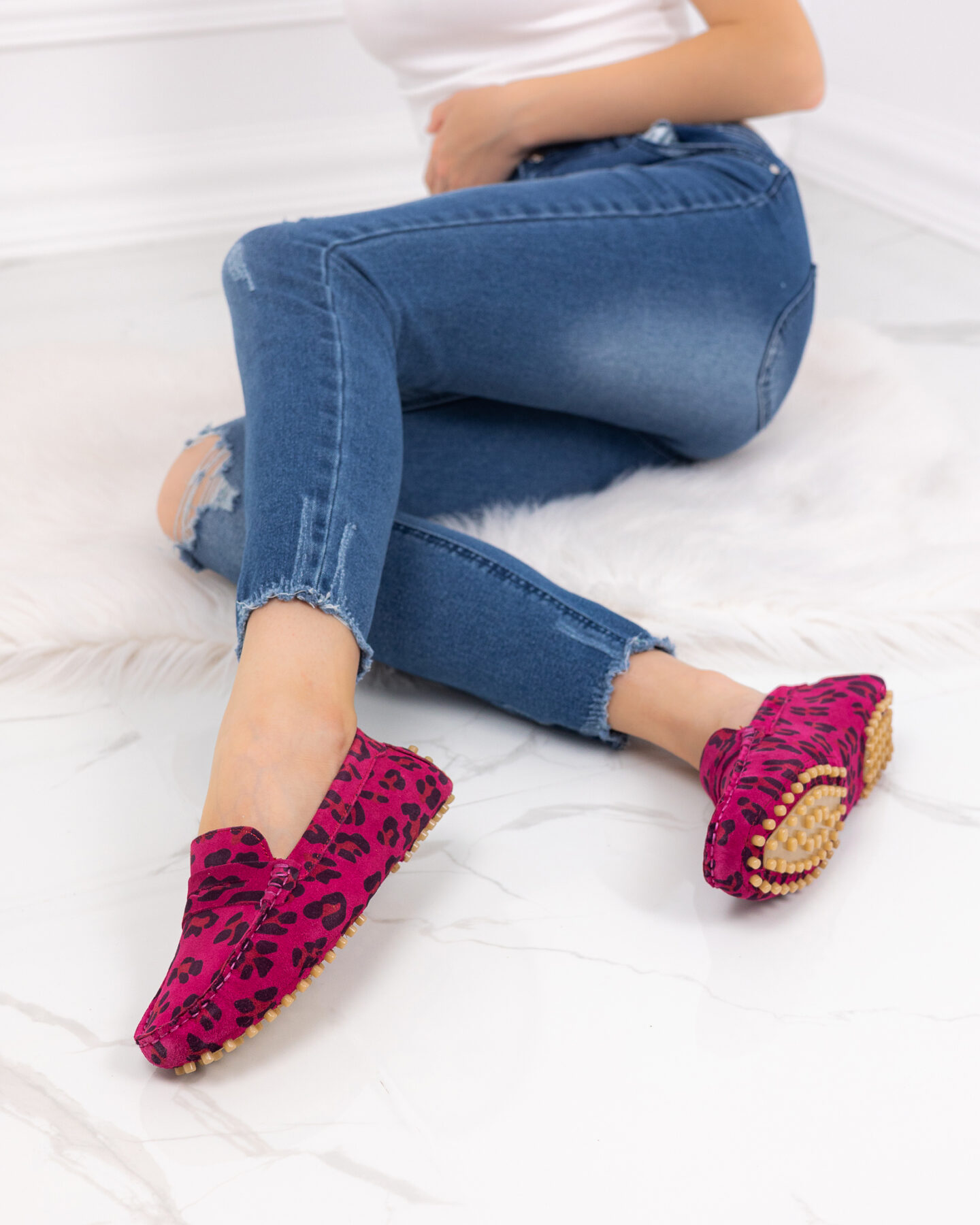 Дамски цикламени мокасини от естествен велур с леопардов принт — оферта от armadabg.eu