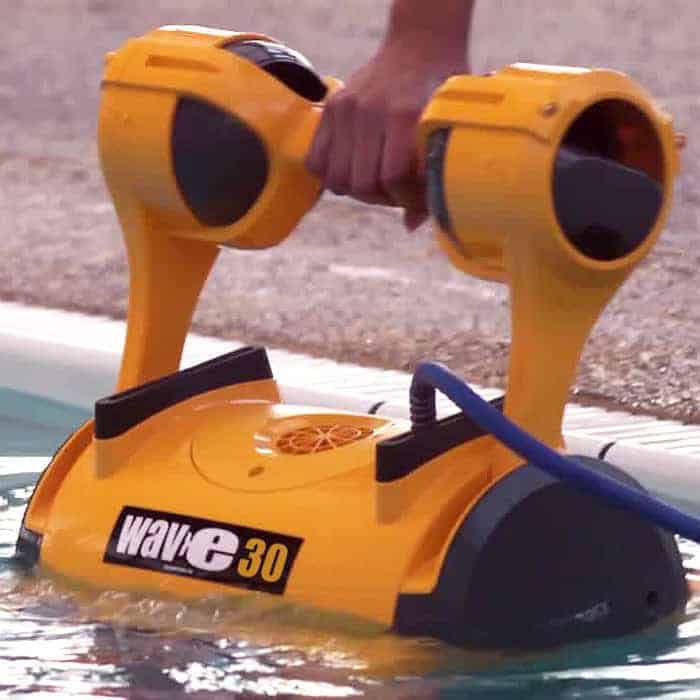 Робот за басейни DOLPHIN WAVE 30 за до 15м — оферта от robopolis.bg